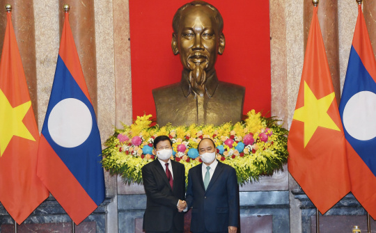 Việt Nam, Lào luôn phát huy truyền thống ‘hạt gạo cắn đôi, cọng rau bẻ nửa’