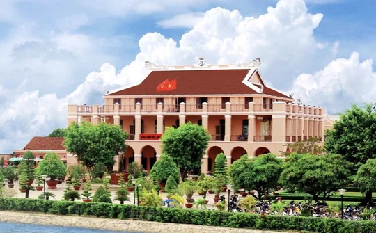 Nguyễn Tất Thành - Hồ Chí Minh: Từ Bến cảng Nhà Rồng đến Quảng trường Ba Đình lịch sử