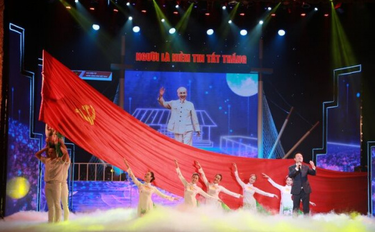 Chương trình nghệ thuật kỷ niệm 110 năm ngày Bác Hồ ra đi tìm đường cứu nước