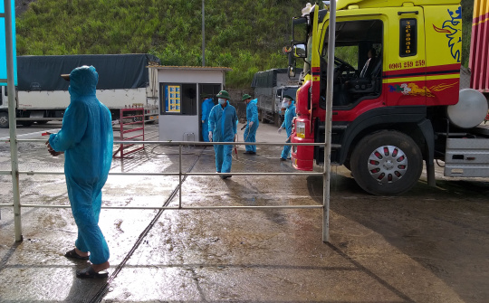 Hà Tĩnh: Những người lính căng mình chống dịch nơi biên giới