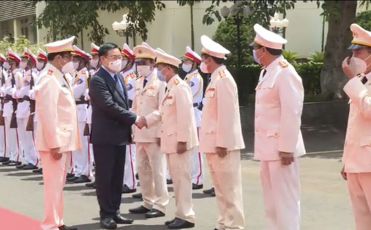 Chủ tịch Quốc hội Vương Đình Huệ thăm, làm việc tại công an tỉnh Đắk Lắk