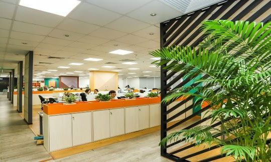 Văn phòng “nhà người ta”: Bên ngoài sang xịn, bên trong chất lừ