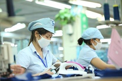 Chính phủ ban hành chính sách hỗ trợ người lao động và người sử dụng lao động khó khăn do COVID-19