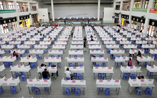 Sản xuất gắn với chống dịch trong khu công nghiệp