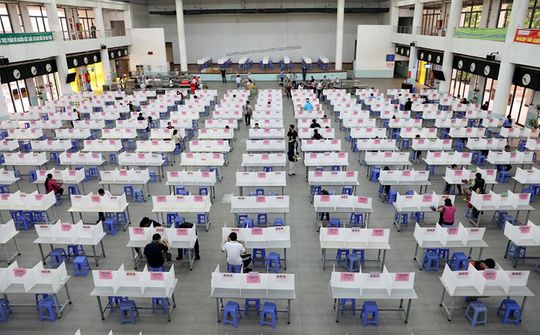 Sản xuất gắn với chống dịch trong khu công nghiệp