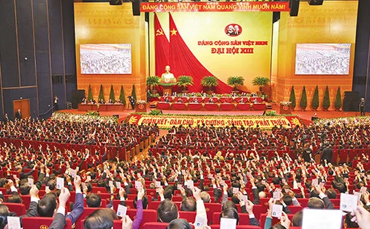 Xây dựng Ðảng và hệ thống chính trị trong sạch, vững mạnh toàn diện