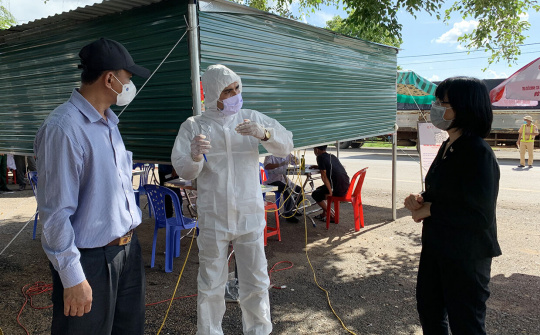 Gia Lai: Phó Chủ tịch UBND tỉnh kiểm tra chốt phòng, chống dịch Covid-19