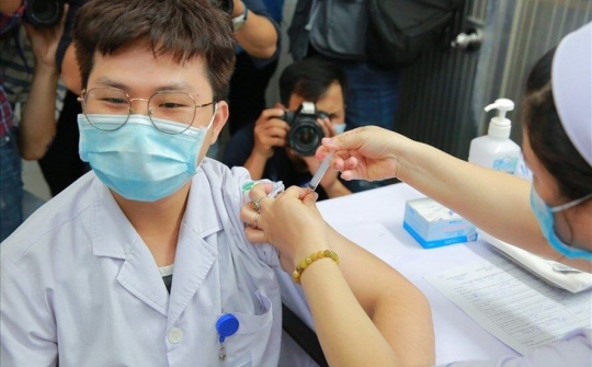 TP.HCM: Chiến dịch tiêm vaccine COVID-19 đợt 5 và những đối tượng được ưu tiên
