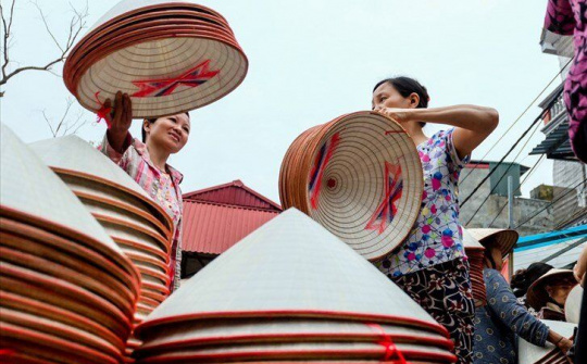 Khai thác tiềm năng và lợi thế kinh tế làng nghề truyền thống ở Thanh Oai, Hà Nội