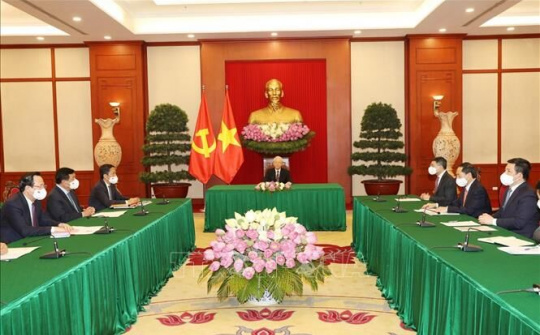 Tổng Bí thư Nguyễn Phú Trọng điện đàm với Tổng thống Hàn Quốc Moon Jae-in