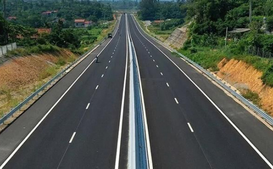 Phó Thủ tướng Lê Văn Thành kết luận về một số dự án đường bộ cao tốc