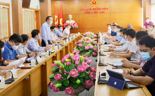 Thứ trưởng Bộ NN&PTNT Phùng Đức Tiến làm việc tại Lào Cai