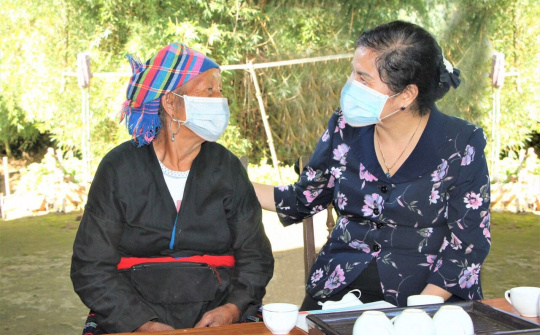 Lai Châu: Bí thư Tỉnh ủy Giàng Páo Mỷ thăm, tặng quà cho thương binh và gia đình liệt sĩ