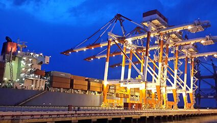 Thi đua lao động sản xuất đẩy lùi đại dịch COVID-19
