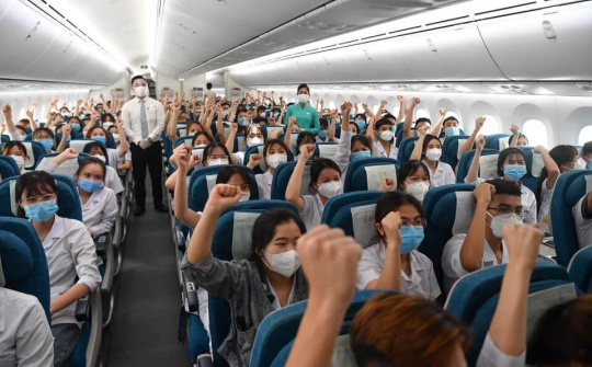 Hơn 300 cán bộ, sinh viên trường Kỹ thuật Y tế Hải Dương hỗ trợ TP.HCM