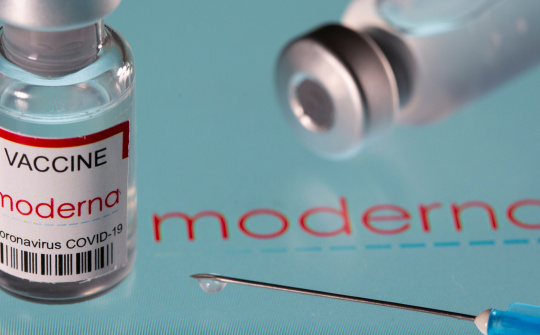 Tuần này 3 triệu liều vaccine Moderna về Việt Nam; Pfizer đồng ý tăng số lượng cung cấp