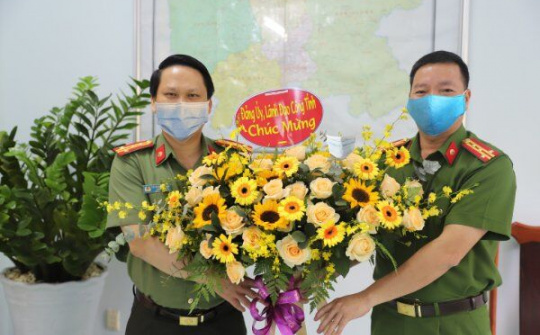 Đắk Nông: Giám đốc Công an chúc mừng CBCS lực lượng Cảnh sát nhân dân