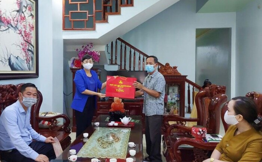 Lào Cai: Phó Chủ tịch UBND tỉnh thăm và tặng quà thương binh, gia đình liệt sĩ tại huyện Bát Xát