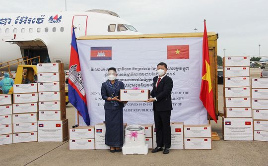 Thủ tướng Phạm Minh Chính gửi thư cảm ơn Thủ tướng Campuchia về sự hỗ trợ TPHCM ứng phó COVID-19