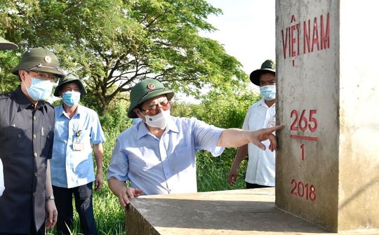 Hết lòng, hết sức vì đất nước, vì nhân dân