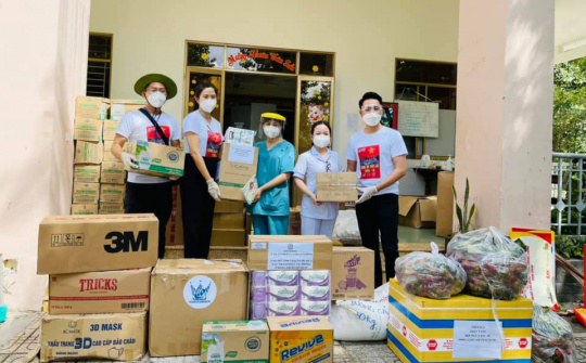 Các nghệ sĩ cổ vũ tinh thần chống dịch Covid-19