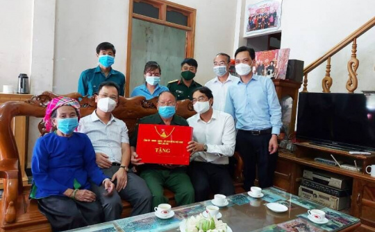 Lào Cai: Chủ tịch UBND tỉnh thăm và tặng quà thương binh, gia đình liệt sĩ tại huyện Văn Bàn