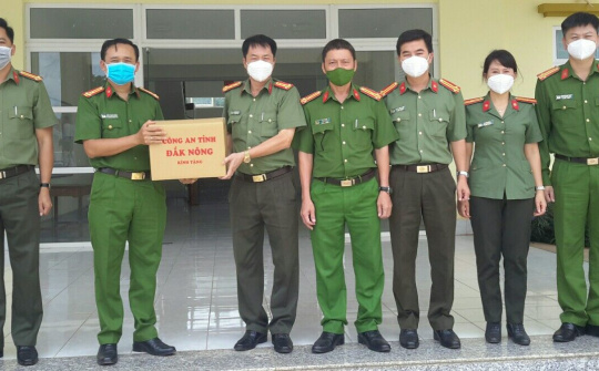 Phó Giám đốc Công an tỉnh Đắk Nông kiểm tra công tác đảm bảo ANTT phòng, chống dịch Covid-19