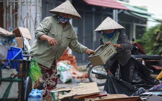 TPHCM: Người dân gặp khó khăn do COVID-19 gọi 1022 để được hỗ trợ