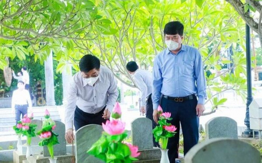 Nghĩa trang liệt sỹ quốc tế Việt - Lào những ngày tháng 7