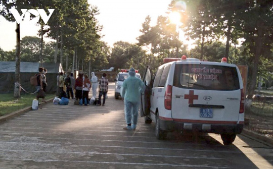 Tiền Giang: Bệnh viện dã chiến quân đội điều trị 13 bệnh nhân Covid-19 đầu tiên khỏi bệnh