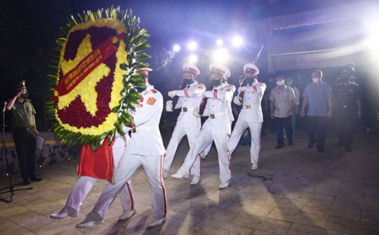 Lào Cai thắp nến “tri ân” các Anh hùng liệt sỹ