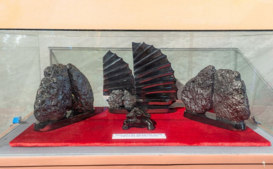 Trưng bày chuyên đề Nghề điêu khắc than đá Quảng Ninh