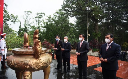 Lãnh đạo tỉnh Lâm Đồng viếng Nghĩa trang Liệt sỹ nhân kỷ niệm 27/7