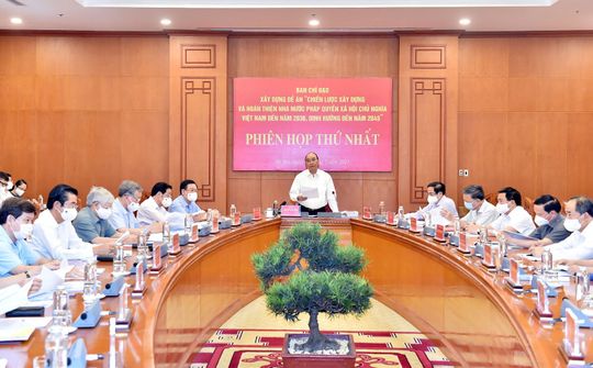 Xây dựng Nhà nước pháp quyền XHCN: 'Cái lớn là phục vụ nhân dân'