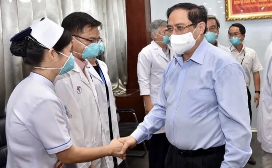 Cả nước đồng lòng, chung sức chống "giặc Covid-19"