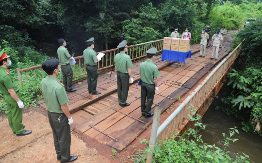 Công an Đắk Nông hỗ trợ Công an tỉnh Mondulkiri (Campuchia) phòng, chống dịch Covid-19 