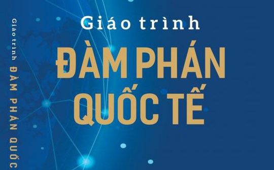 Đại sứ Tôn Sinh Thành ra mắt sách 'Giáo trình Đàm phán quốc tế'