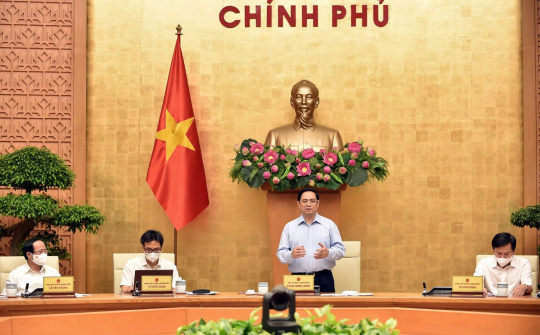PM demands readiness for long-term fight against COVID-19