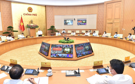 Thủ tướng Phạm Minh Chính chủ trì họp trực tuyến với 8 địa phương về phòng chống dịch bệnh