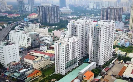 Cảnh giác nguy cơ vỡ bong bóng chứng khoán và bất động sản