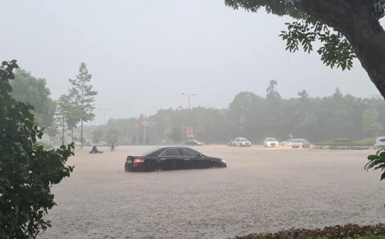 Lào Cai: Mưa lớn khiến nhiều khu vực ngập sâu trong biển nước