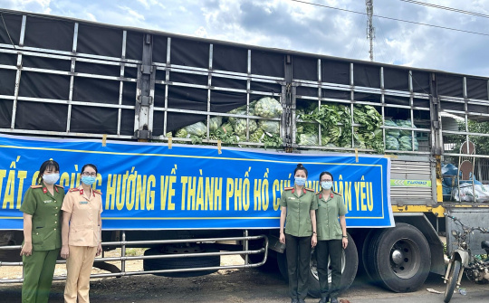 Đắk Lắk tiếp sức TP. Hồ Chí Minh bằng chuyến xe nghĩa tình