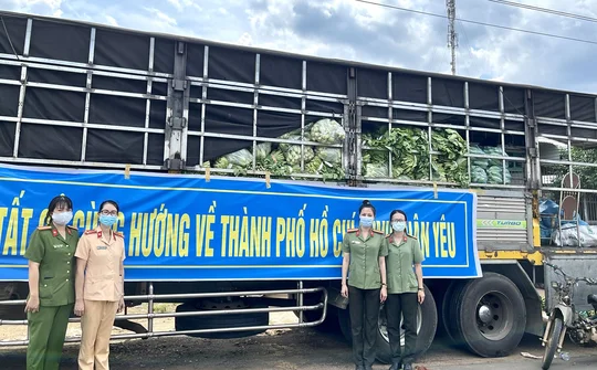 Đắk Lắk tiếp sức TP. Hồ Chí Minh bằng chuyến xe nghĩa tình