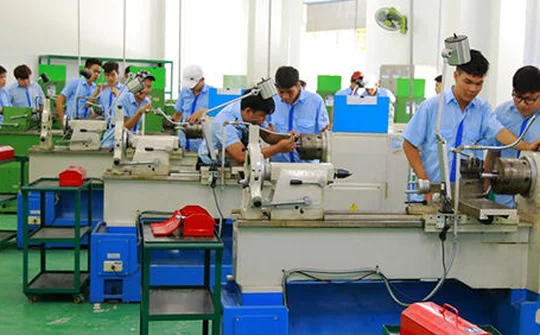 Bộ LĐTB&XH quy định mới về đối tượng tuyển sinh cao đẳng nghề