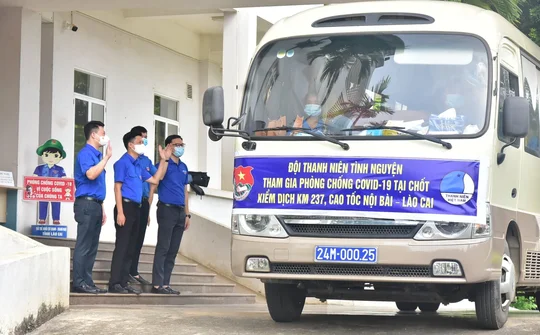 Lào Cai: Ra quân đội thanh niên tình nguyện tham gia công tác phòng, chống dịch