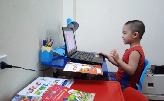 Hạn chế dạy học trực tuyến với học sinh lớp 1