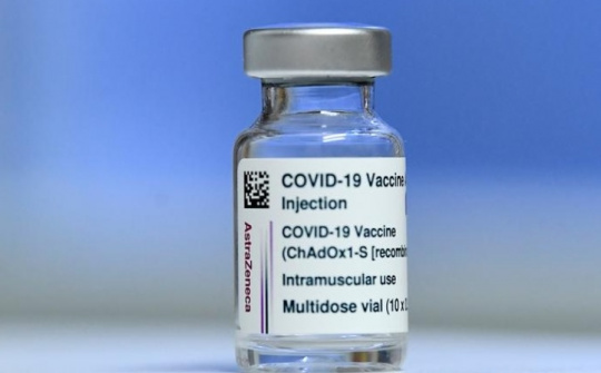 France, Hungary offer COVID-19 vaccines, rapid test kits to Viet Nam