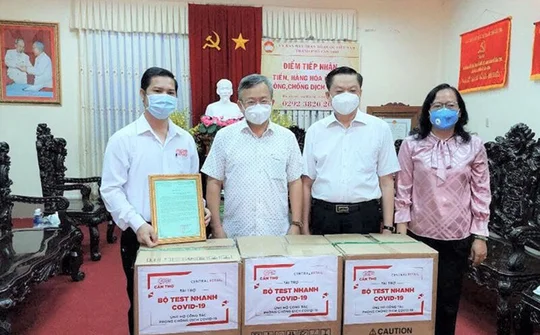 Central Retail tặng TP Cần Thơ 6.000 bộ xét nghiệm nhanh Covid-19