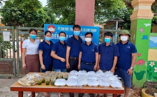 Trường THPT Yên Thành 3 với những suất cơm ấm lòng người trong khu cách ly
