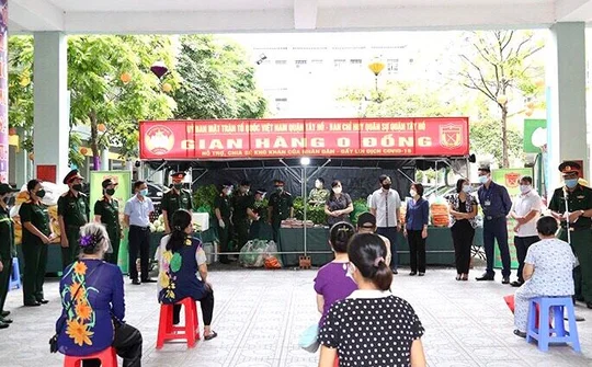 Quận Tây Hồ: “Chợ 0 đồng” - San sẻ yêu thương, hỗ trợ người dân vượt qua dịch bệnh